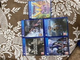 Jeux ps4  Jeux ps4:  shadow of the colosus, days gone, nioh2, shadow of the tomb raider, 
Call of duty modern warfar, star wars jedi, god of war, devil my cry 
