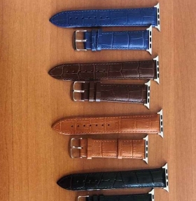 Bracelet apple watch Bonjour, j’ai des bracelets apple watch pour montre 42mm à vendre, différents modèles: - nylon - milanaise - leather strap.
