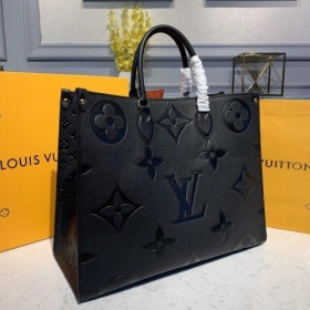 Sac Louis Vuitton 30cm Sac disponibles en 30cm et 40cm.