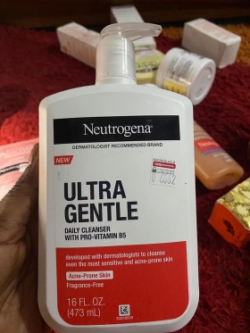 Gamme acnéique Neutrogena Neutrogena-Gel nettoyage Acnéique 
Neutrogena-Liquid Exfoliant traitment acné
Neutrogena-Blemish Patches Acné 
Neutrogena-Stubbon Marks Retinol