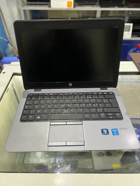 HP Elitebook 820 g2 820 G2 
256go ssd
4go de ram 
Core i5
