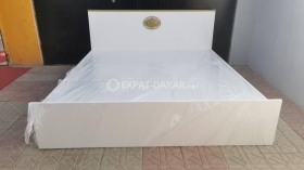 Lits simples +2 chevets Des lits blancs et simples de 2 et 3 places disponibles, avec 2 chevets.

À partir de 190.000fr

Livraison GRATUITE + Montage OFFERT dans la ville de Dakar.

Contactez nous pour plus d