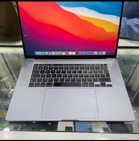 MacBook pro 2019 touchbar i9 Core i9 
RAM 16 go 
disque dur SSD 1 téra 
15 pouces 
