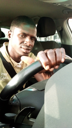 Chauffeur prof Bonjour je cherche du travail comme chauffeur. je suis un chauffeur prof catégorie D transport en commun je suis aussi quelqu