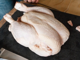poulets de chair de 2kg Vente de poulets de chair de 2kg avec possibilité de livraison sur dakar . prix 3500f par poulet