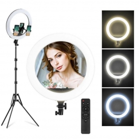 Ring light Ring light idéal pour vos selfie et vidéo Avec une retouche magique 
36cm
LC-360
Avec télécommande et différents intensité de lumière et couleur disponible