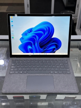 Surface Laptop i5 10th Surface laptop 3 core i5 de 10é génération 
Intel core i5-1035G7 1,2 GHZ , turbo boost 3,7 GHz, 6MB cache 4 cores 8 threads 
8Go Ram DDR4 3733 Mhz 256Go SSD NVMe.Écran tactile 13,5". Clavier rétro-éclairé. Facture plus Garantie. Livraison 2000