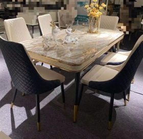 Tables à manger Tables à manger à 6 chaises importées de haute qualité et solides, très uniques et élégantes pour embellir votre salon en provenance de Turquie. prix à partir de 425 000cfa
livraison et installation gratuites