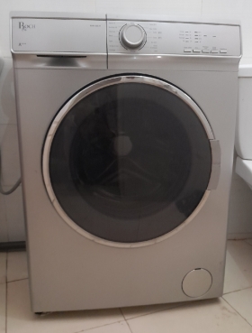 Machine à laver automatique 6kg  Machine a laver automatique 6kg.Encore neuve.
Utiliser pendant 1 mois seulement 