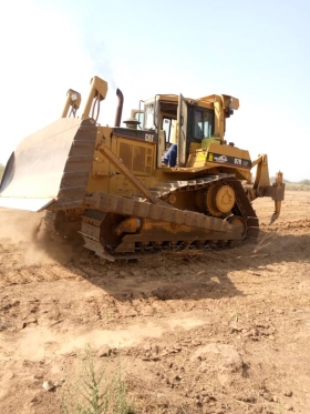 Bulldozer Bulldozers d7r  Très Propre
En bon état rien à signaler venant
 A fonctionné 1 mois au Sénégal.
Visibilité Tamba
