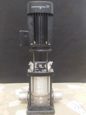 Pompe centrifuge GRUNFOS Pompe centrifuge verticale multicellulaire avec orifices d