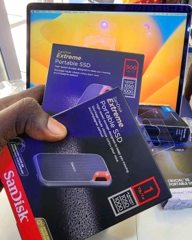 Disque dur SSD NVME 1Tb 1050 mb/s Disque dur SSD NVMe de poche 
1Tb 1050mb/s. Facture plus Garantie livraison 2000