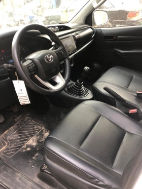 TOYOTA HILUX 2017 Toyota Hilux 2017 Tres Prope
*ANNEE: 2017/ Climatisée/ diésel manuelle/ intérieur cuir/ Grand Ecran/ moteur ordinaire 5L kilométrage 109mil/ En Excellent Etat, Rien a Signaler 
 - Visible à Medina