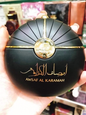 Parfum Awsaaf Al Karamah  Awsaf Al Karamah signifie "description de la dignité un parfum masculin très élégant de haute qualité et de longue durée. 
