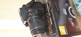 Appareil photo Nikon D5300 + objectif 18-55mm Appareil photo quasi neuf .. 2 mois d