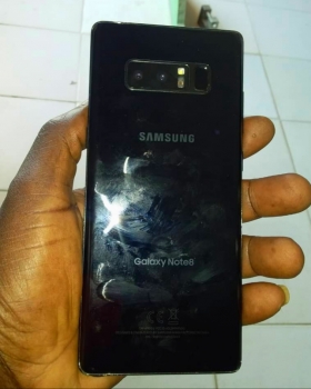 Samsung Galaxy Je vend ce samsung galaxi note 8 memoire 64 gigas ram 6 gigas etat neuf.. si vous etes i teressé zppeler moi sur mon numero whatsapp 771214462