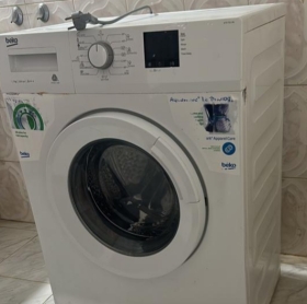 Machine à laver  Machine à laver Beko 7kg presque neuve sans aucune pane a un prix abordable 