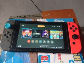 Nintendo Switch flashée avec des jeux Nintendo Switch flashée avec plein de jeux comme Fifa 2022 et autres.