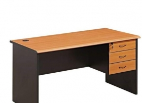 Table de bureau Tables de bureau à vendre. La livraison et montage sont gratuits.
