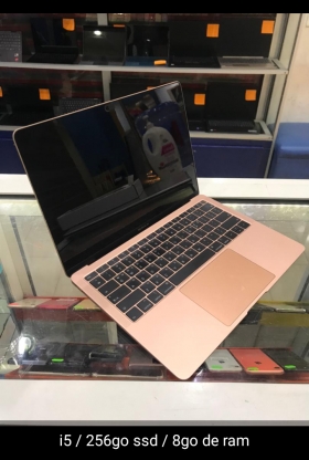 MacBook air 2018 Core i5 RAM 8 disque dur SSD 256 facture plus garantie livraison 2000 13 pouces