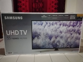Samsung 55 UHD 4K Serie 7 Smart  avec garantie  Samsung Smart TV LED UHD 4k. Mu7000 série 7.100% Original et tout neuf scellé dans sa boite.  La fonction HDR Extreme nettoie chaque pixel pour que chaque détail paraisse clair et éclatant.  Ce téléviseur intelligent  d