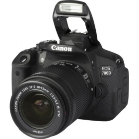  Canon 700d Bonjour, je vende un appareil photo numérique marque canon 700d avec objectif vendu avec facture et garantie. Livraison possible.
TEl  : 772405518