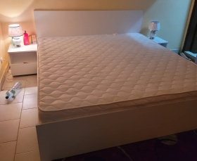 Lits blancs Des lits blancs disponibles.
Livraison et montage gratuit dans la vile de Dakar.
Veuillez nous contactez pour plus d
