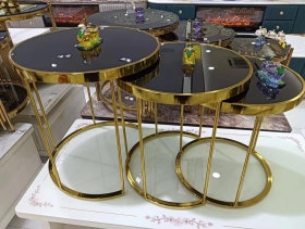 Tables basses Des tables basses luxueuses et charmantes, disponibles en plusieurs modèles, différentes couleurs et design. À partir de 40.000fr et le prix varie selon le modèle.

Possibilité de livraison dans la ville Dakar.

Contactez-nous pour plus d