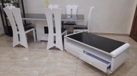 Mobilier de maison Pour cause de voyage vends :
Table 
6 chaises
Table basse
Vaisselier
Table tv
Salon