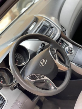 HYUNDAI ELANTRA 2013 Hyundai Elantra venant  
Année 2013 kilo 92000km
Full options
INTERIEUR CUIR
ESSENCE AUTOMATIQUE
VENANT DEJA DEDOUANÉ 
Visible à Foire