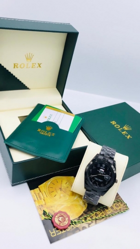 Rolex Arabic Rolex Oyster Arabic unisexes assez chics
plusieurs couleurs disponibles !!!
livraison possible partout sur Dakar 