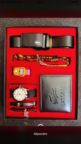 Coffret 7 cadeaux Coffret de 7 cadeaux:2 chapelets +2 bracelets +1 montre +1 porte monnaie +1 ceinture.
Disponible en Hugo Boss, Armani, Versace, Lacoste, Rolex