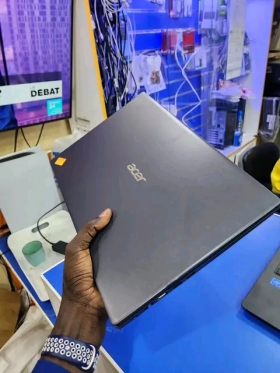 Acer Duo SSD 256 gb ACER Aspire duo core  disque ssd 256go ram 4go écran 15pouces comme neuf avec une très bonne autonomie. Facture plus garantie. Livraison 2000