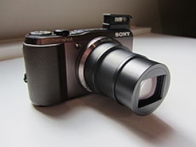  Sony hx20 Sony dsc-hx20v appareil photo numérique zoom optique 20 x 18,2 mpix 3d gps.
Couleur noire à vendre. contact : 765422897
